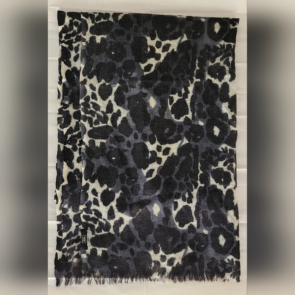 MNG (MANGO) Printed Scarf/ Foulard